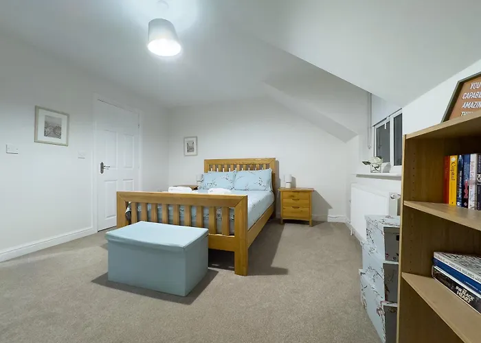 Briars Close - Four Bed Property On The Edge Of The Peak District National Park