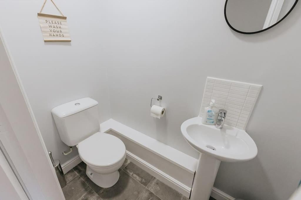 Briars Close - Four Bed On The Edge Of The Peak District National Park Holiday home *