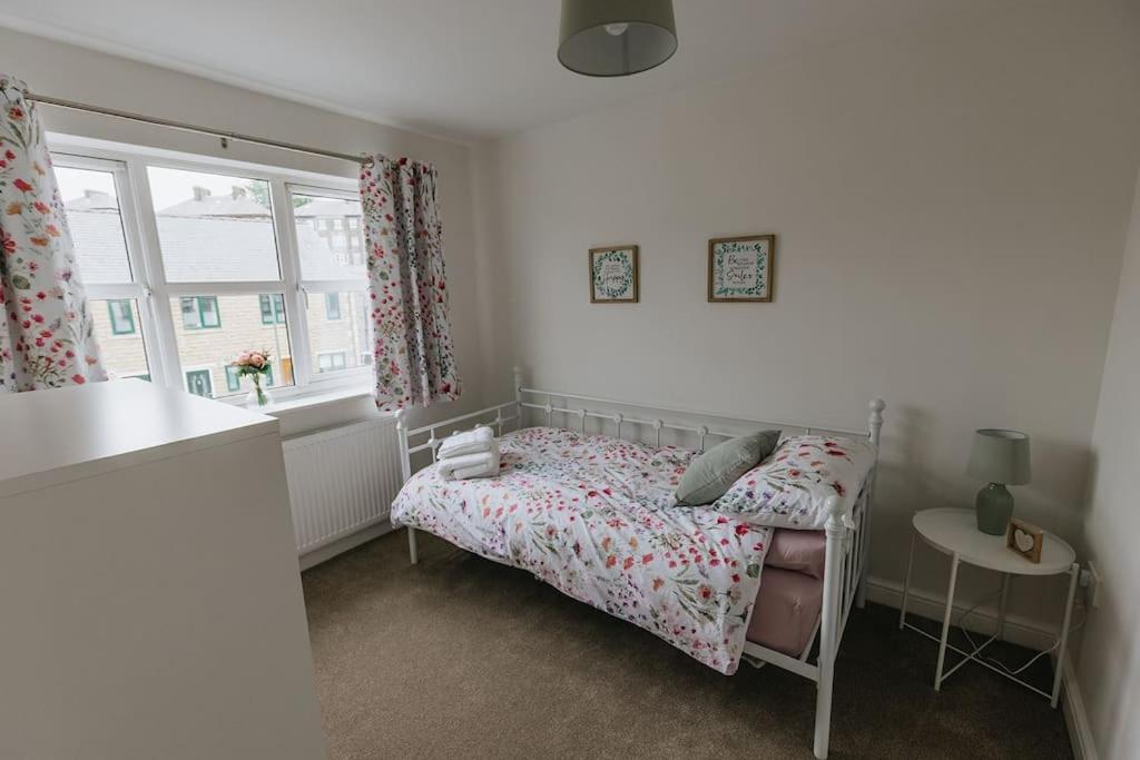 Briars Close - Four Bed On The Edge Of The Peak District National Park * Buxton (Derbyshire)