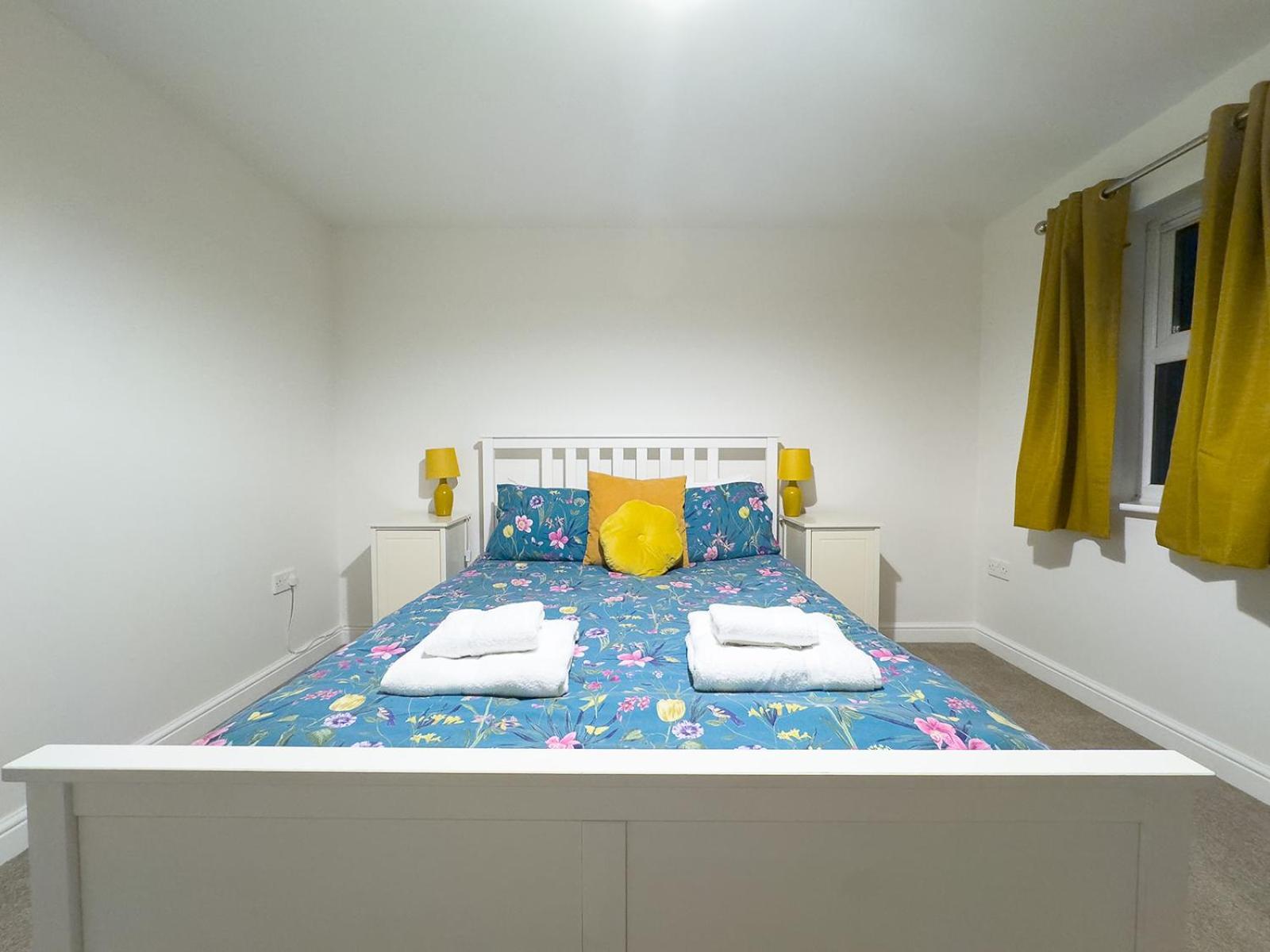 Briars Close - Four Bed On The Edge Of The Peak District National Park *